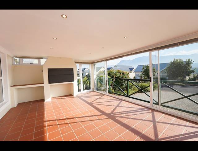 3 bed property to rent in LANGERUG